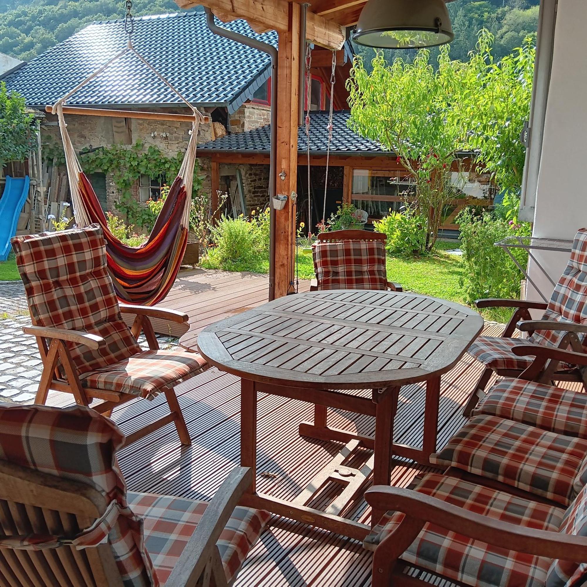 Eifler Brunnenhaus Villa Dumpelfeld Exteriör bild