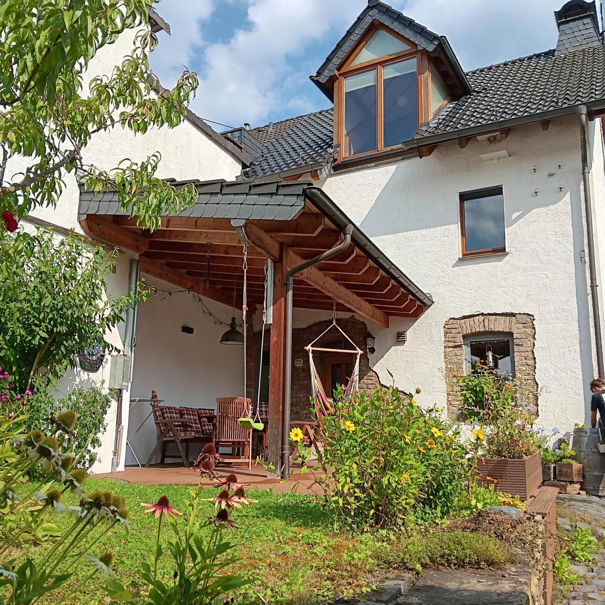 Eifler Brunnenhaus Villa Dumpelfeld Exteriör bild